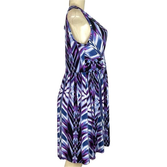 AGB 6 Purple-Blue Print Surplice Neck Layer Detail Sleeveless Above Knee Dress - Picture 3 of 5